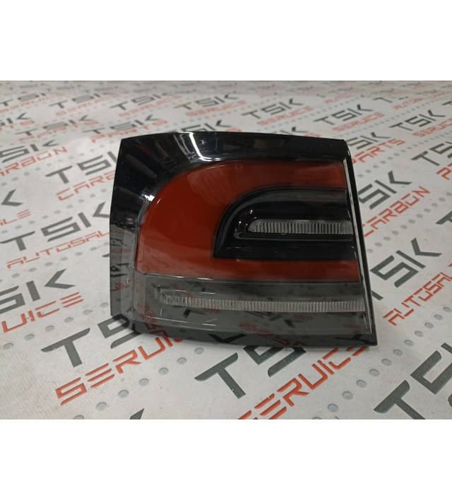 Ліхтар задній зовнішній лівий 22-, Tesla Model S (OEM 1563720-00-C)
