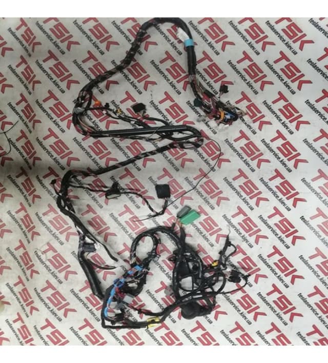 Электропроводка правого порога салона, Tesla Model S (OEM 2004417-00-A)