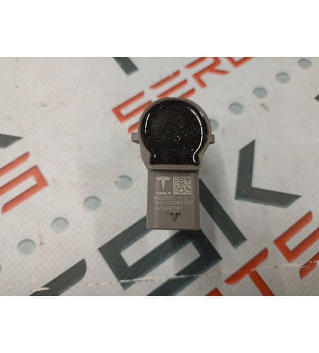 Датчик парктроника угловой (Pearl White) {MSP_MXP_MY}, Tesla Model Y (OEM 2525001-11-E)