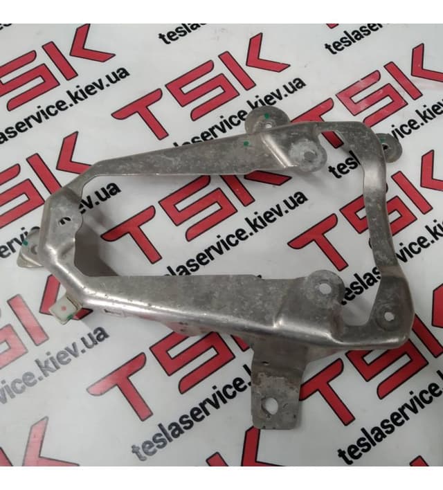 Кронштейн компрессора (металл), Tesla Model S (OEM 6006404-00-B)
