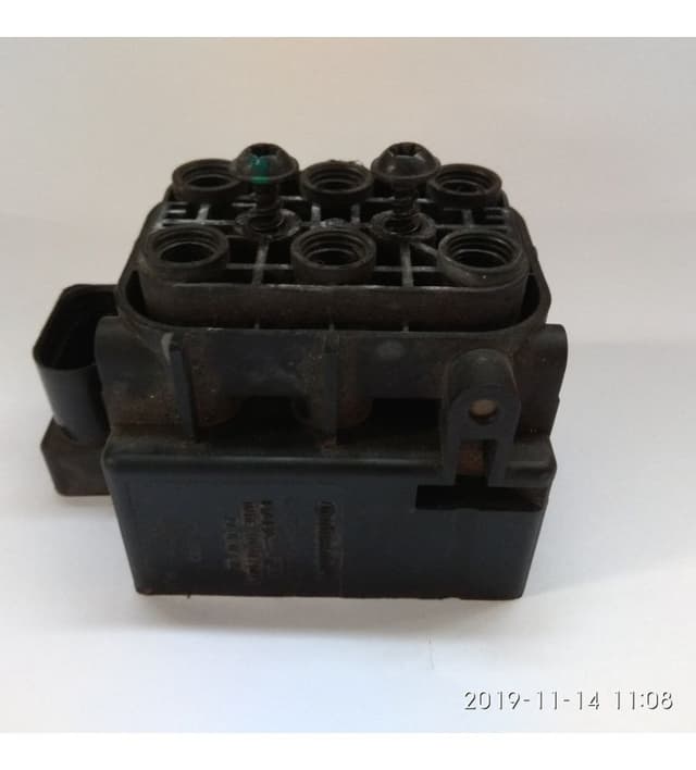 Блок клапанов компрессора, Tesla Model S (OEM 6006406-00-A)