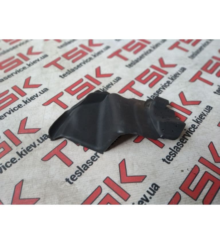 Уплотнитель стойки С и края двери, левый {MS_MSR}, Tesla Model S (OEM 6009591-00-E)