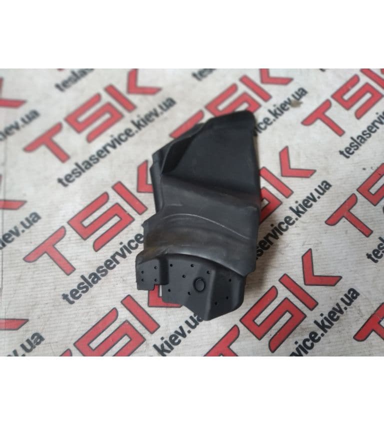 Уплотнитель стойки С и края двери, правый {MS_MSR}, Tesla Model S (OEM 6009592-00-E)
