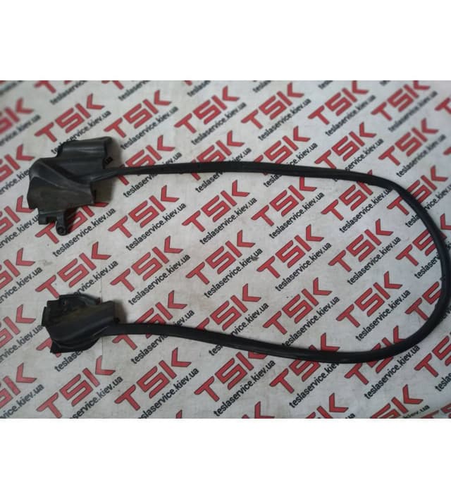 Уплотнитель двери передней левой MS {MS_MSR}, Tesla Model S (OEM 6009593-00-D)