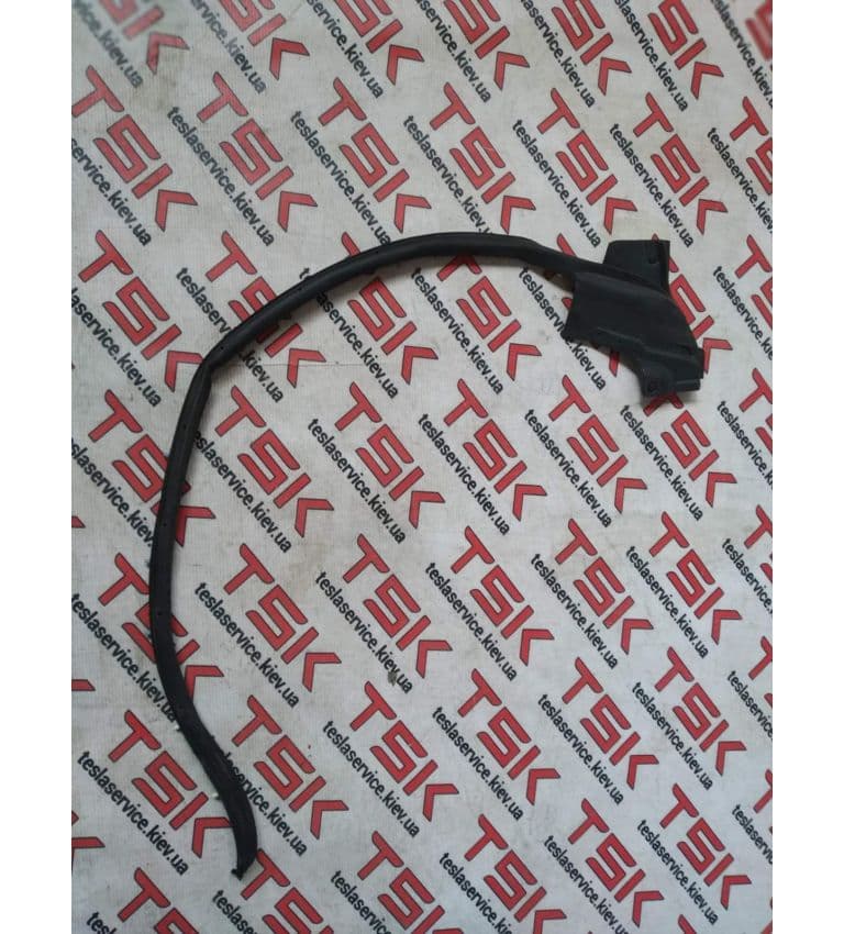 Уплотнитель двери задней правой, нижний MS {MS_MSR}, Tesla Model S (OEM 6009596-00-D)