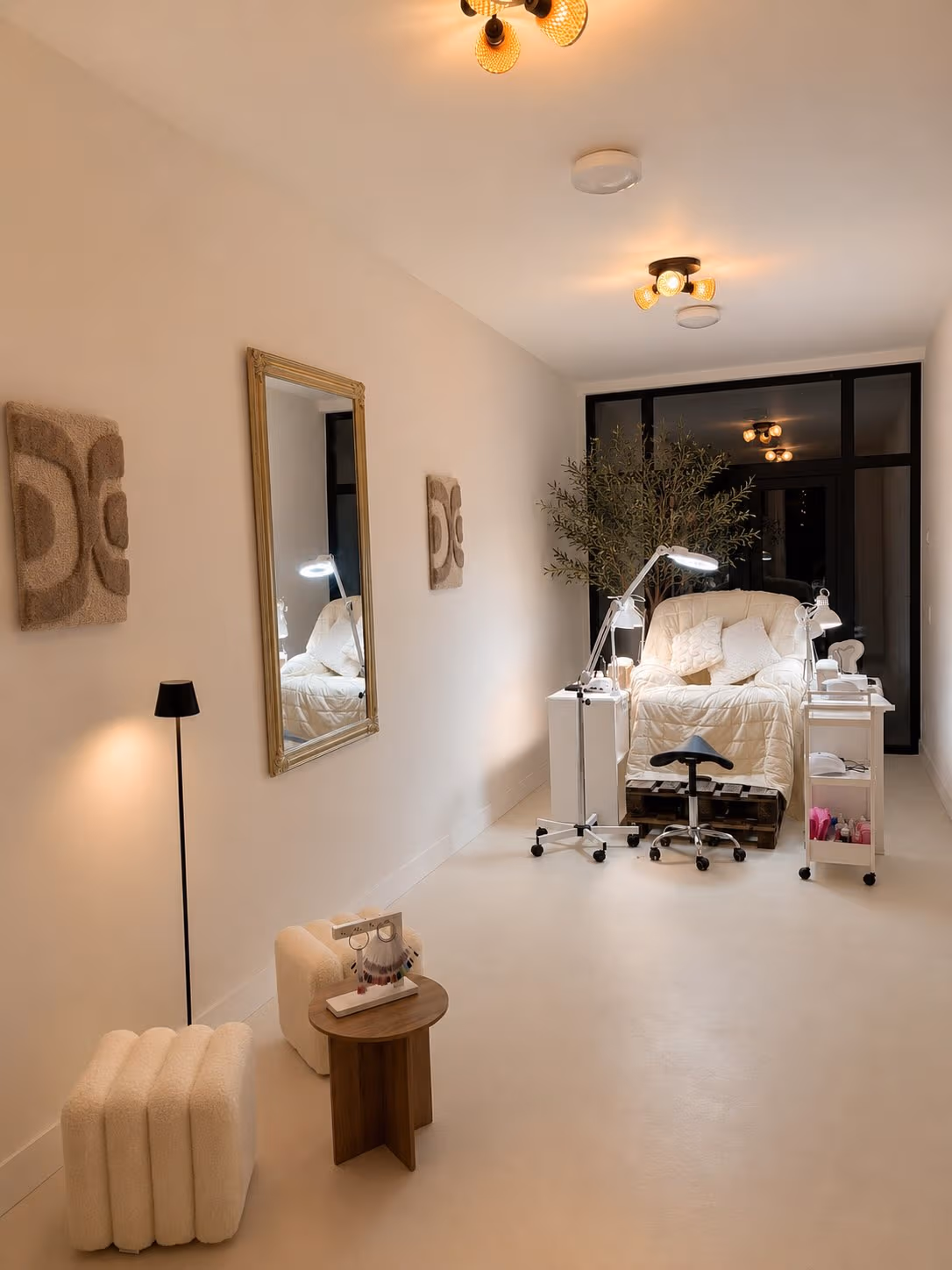 Manicure, pedicure, lashes & brows
