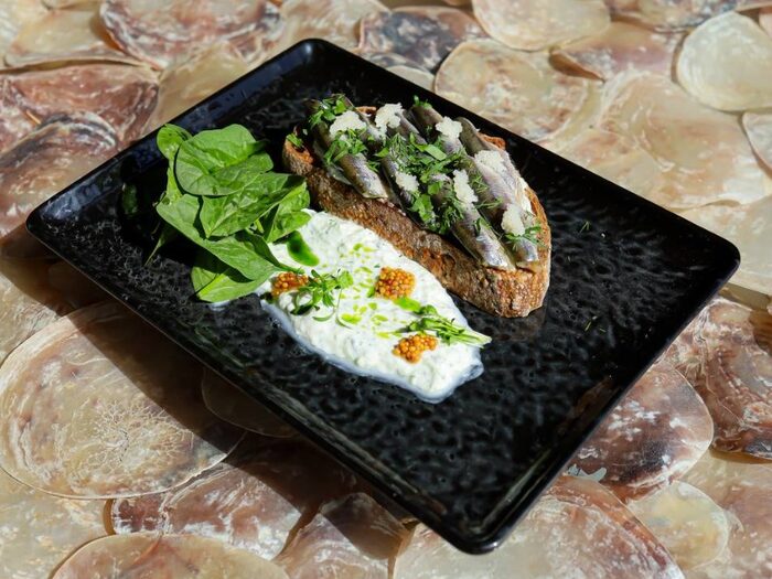 Брускета з тюлькою — Sea Esta Restaurant у Одеса