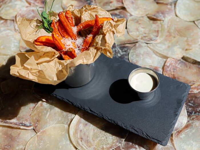 Батат фрі з соусом блючіз — Sea Esta Restaurant у Одеса
