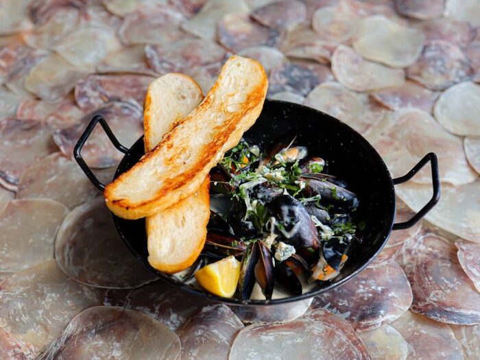 Мідіі в соусі Дор блю 500г — Sea Esta Restaurant у Одеса